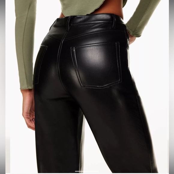Aritzia Pants - Aritzia Melina pant size 6 black regular length